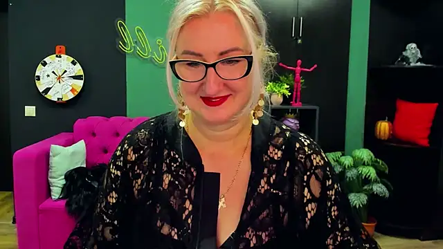 ChristyBrooks online show from 03-10-25, 09:18