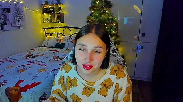 LinaTruly online show from 12-15-25, 10:14