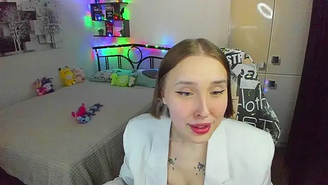 LinaTruly online show from 04-24-26, 09:28