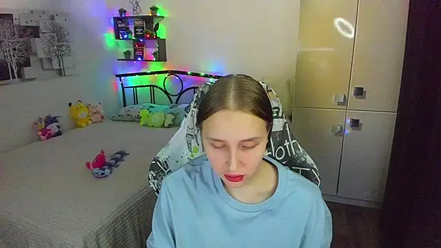 LinaTruly online show from 04-27-26, 09:13