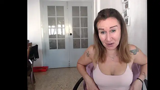 Snapshot of TamaraSweetxo chatting on 09-15-25, 03:56 TamaraSweetxo online show from 09-15-25, 03:56