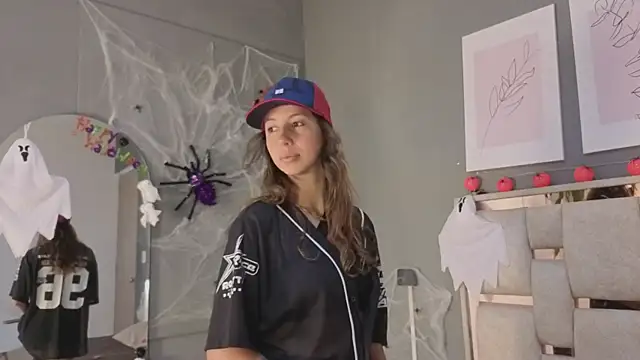 jolie lov online show from 10-16-25, 01:01