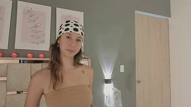 jolie lov online show from 10-28-25, 01:03