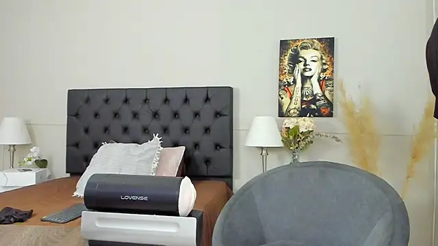 Snapshot of Robin_Rief chatting on 01-30-25, 03:55 Robin Rief online show from 01-30-25, 03:55