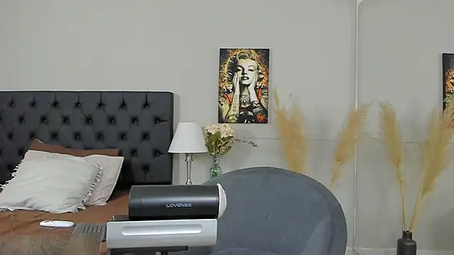 Snapshot of Robin_Rief chatting on 01-31-25, 03:41 Robin Rief online show from 01-31-25, 03:41