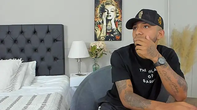 Snapshot of Robin_Rief chatting on 02-10-25, 02:19 Robin Rief online show from 02-10-25, 02:19