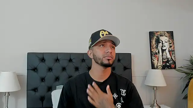 Snapshot of Robin_Rief chatting on 09-29-25, 03:22 Robin Rief online show from 09-29-25, 03:22