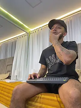 Robin Rief online show from 02-10-26, 03:54