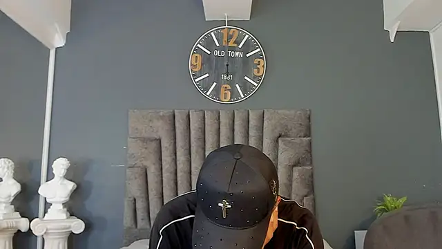 Robin Rief online show from 06-06-26, 07:29
