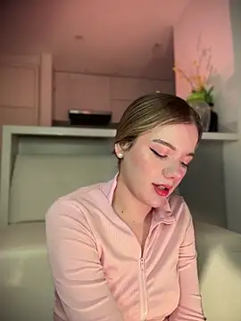 NicoleCut online show from 05-12-26, 09:17