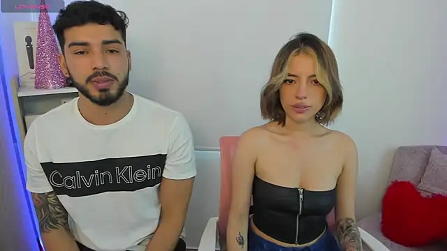 Snapshot of savage_sweethearts chatting on 12-30-24, 05:23 savage sweethearts online show from 12-30-24, 05:23