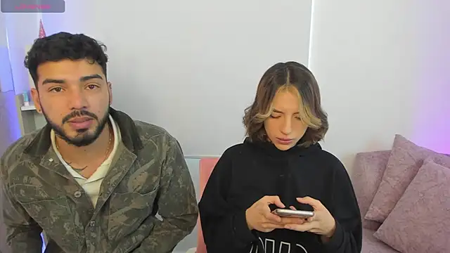 Snapshot of savage_sweethearts chatting on 12-31-24, 04:04 savage sweethearts online show from 12-31-24, 04:04