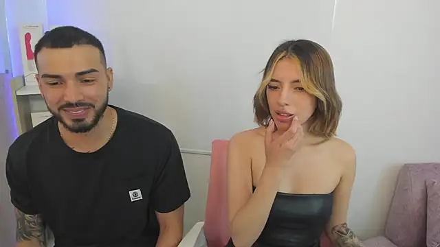 Snapshot of savage_sweethearts chatting on 01-13-25, 08:15 savage sweethearts online show from 01-13-25, 08:15