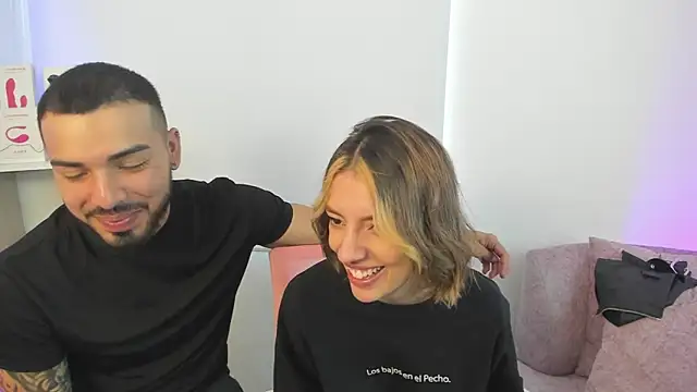 Snapshot of savage_sweethearts chatting on 01-16-25, 03:35 savage sweethearts online show from 01-16-25, 03:35