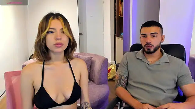 Snapshot of savage_sweethearts chatting on 02-05-25, 02:51 savage sweethearts online show from 02-05-25, 02:51