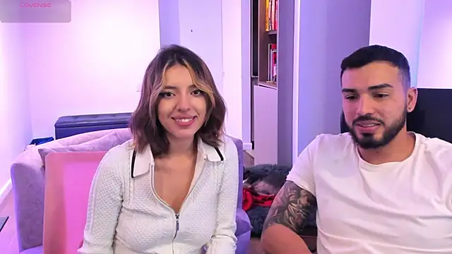 Snapshot of savage_sweethearts chatting on 02-19-25, 05:49 savage sweethearts online show from 02-19-25, 05:49