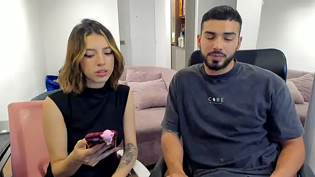 Snapshot of savage_sweethearts chatting on 03-03-25, 04:25 savage sweethearts online show from 03-03-25, 04:25