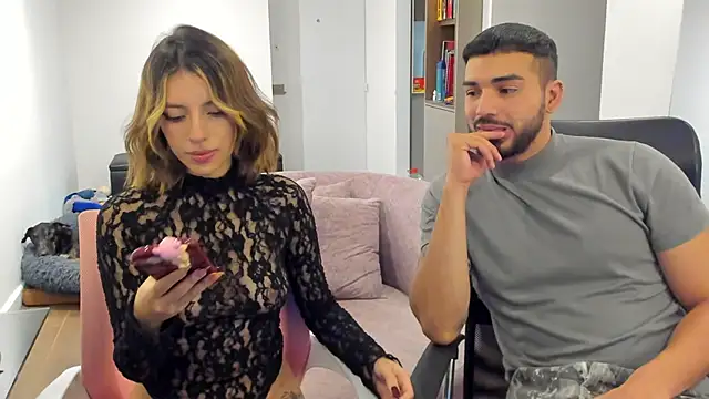 Snapshot of savage_sweethearts chatting on 03-07-25, 03:29 savage sweethearts online show from 03-07-25, 03:29