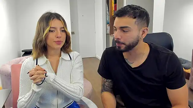 Snapshot of savage_sweethearts chatting on 03-22-25, 04:24 savage sweethearts online show from 03-22-25, 04:24