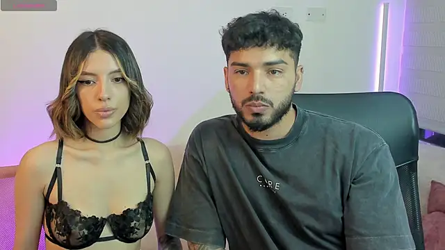 Snapshot of savage_sweethearts chatting on 09-23-25, 01:41 savage sweethearts online show from 09-23-25, 01:41