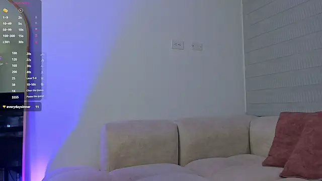 Snapshot of savage_sweethearts chatting on 10-09-25, 01:47 savage sweethearts online show from 10-09-25, 01:47