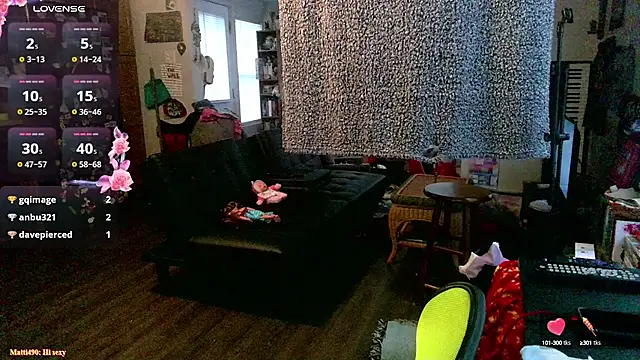 Snapshot of _hellostormy_ chatting on 02-13-25, 01:37 hellostormy online show from 02-13-25, 01:37