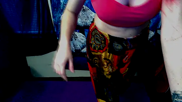 Snapshot of _hellostormy_ chatting on 10-27-25, 03:05 hellostormy online show from 10-27-25, 03:05