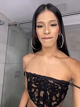 Snapshot of Nicol_ofi24 chatting on 10-20-25, 05:35 Nicol ofi24 online show from 10-20-25, 05:35