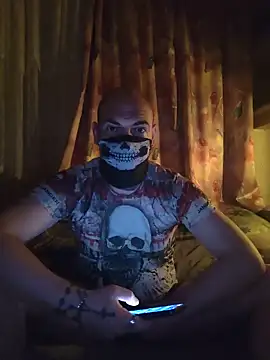 Snapshot of Darkencho chatting on 06-12-26, 10:30 Darkencho online show from 06-12-26, 10:30