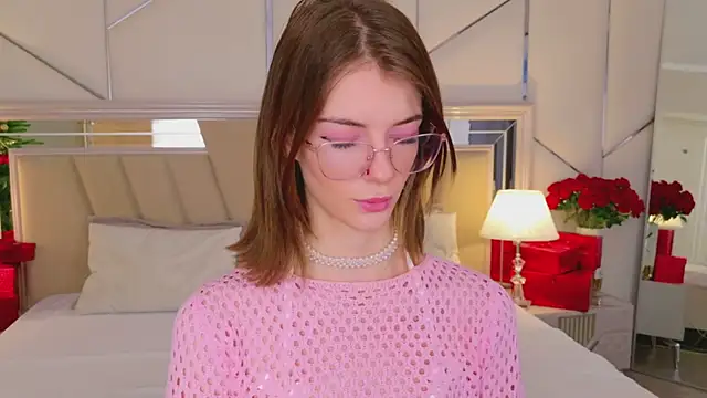 MeganMour online show from 12-19-25, 05:09