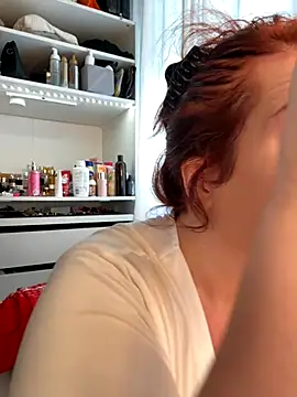 Engel mia online show from 10-16-25, 01:23