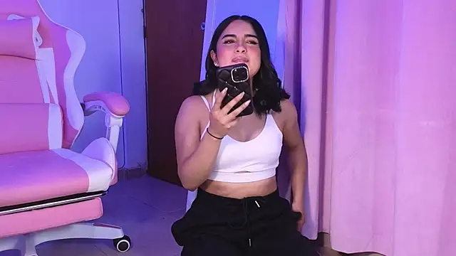 Emily-14 online show from 03-14-25, 06:10