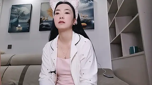 sasa-loves online show from 12-22-25, 12:40