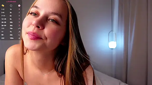 Snapshot of FalineDowlen chatting on 12-17-24, 04:23 FalineDowlen online show from 12-17-24, 04:23