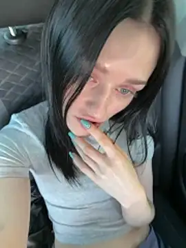 Mia Mia M online show from 06-19-26, 02:43
