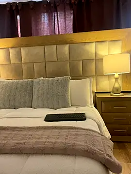 Snapshot of Sweet_and_caramel chatting on 12-04-25, 02:59 Sweet and caramel online show from 12-04-25, 02:59