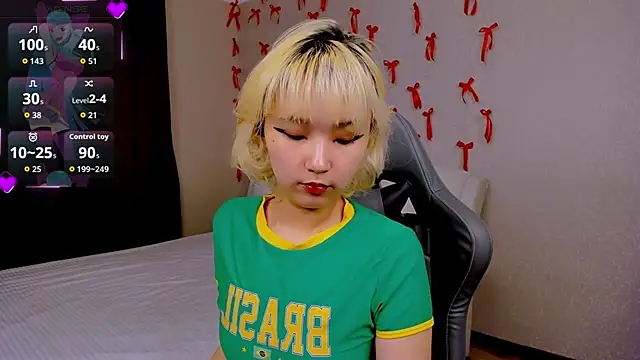 Milla Aheo online show from 02-12-26, 01:17