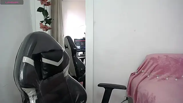 SaraBraun  online show from 03-12-25, 08:10