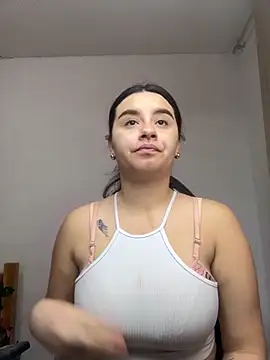 SaraBraun  online show from 10-02-25, 04:47