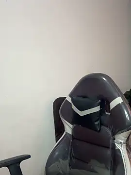 SaraBraun  online show from 12-17-25, 04:46