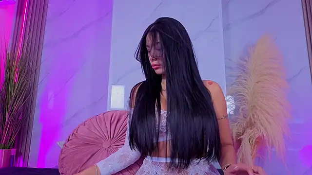 Chlooee   online show from 06-10-26, 02:01