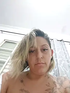 baixinhaloira online show from 12-22-24, 02:28