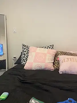 Snapshot of Charismasweets chatting on 10-03-25, 09:01 Charismasweets online show from 10-03-25, 09:01