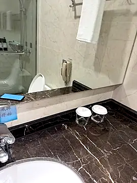 866532 online show from 10-31-25, 02:51