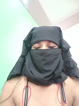Snapshot of Aafreen_36 chatting on 05-18-26, 02:51 Aafreen 36 online show from 05-18-26, 02:51
