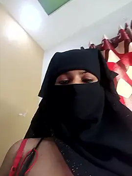 Snapshot of Aafreen_36 chatting on 05-18-26, 04:07 Aafreen 36 online show from 05-18-26, 04:07