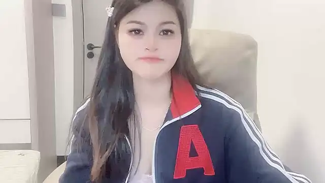 Snapshot of Ytao-528 chatting on 11-13-25, 04:17 Ytao-528 online show from 11-13-25, 04:17