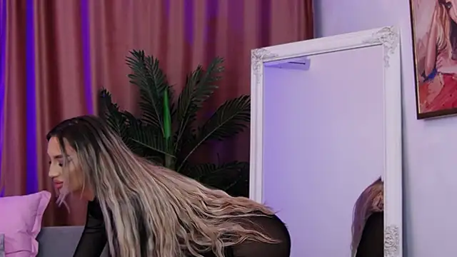 FelyJolie online show from 03-18-25, 03:53