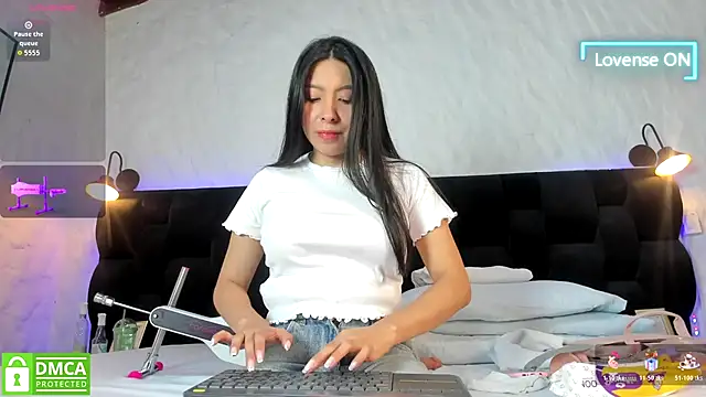 Camila  Gomez online show from 11-04-25, 12:37