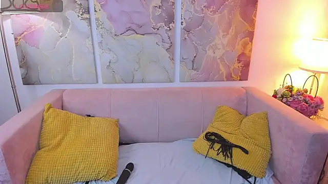 Snapshot of RachelPirce chatting on 01-28-25, 12:00 RachelPirce online show from 01-28-25, 12:00